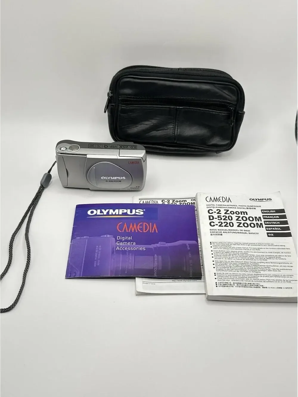 Olympus CAMEDIA D-520 Zoom 2.0MP Digital Camera Metallic Silver Tested Works